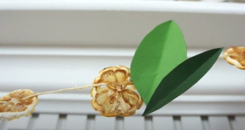 Making lemon garlands