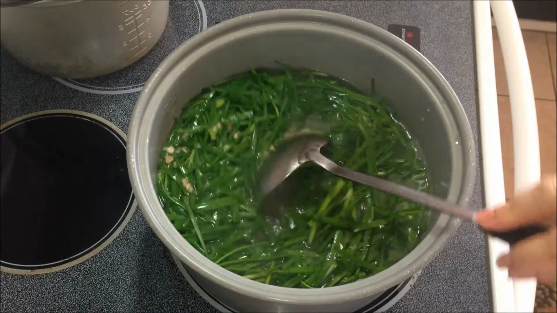 Chive Soup With Tofu