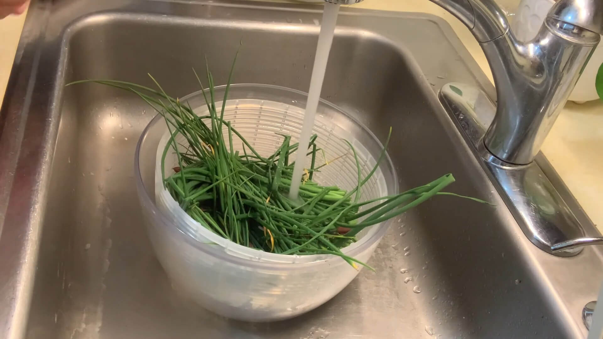 Clean Chives