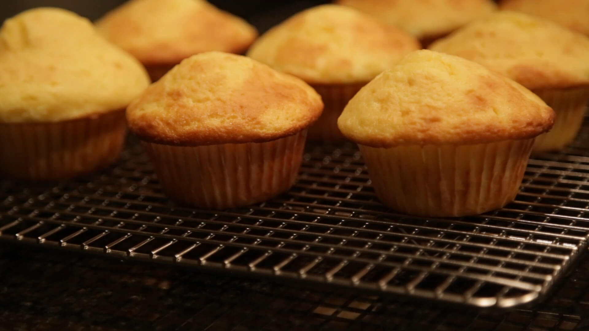 Wire Cooling Rack Muffins